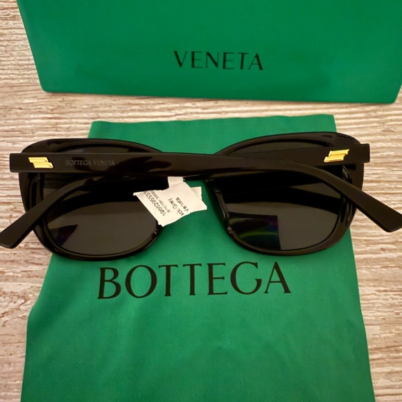 Bottega Veneta Dark Frame Sunglasses - Picture 2 of 10